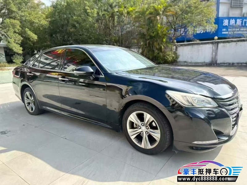 17年丰田皇冠轿车抵押车出售