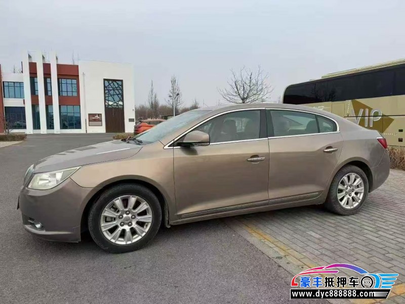 13年别克君越轿车抵押车出售