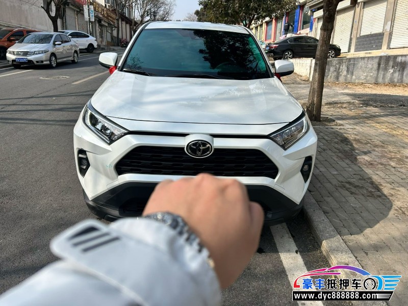 抵押车出售24年丰田RAV4轿车