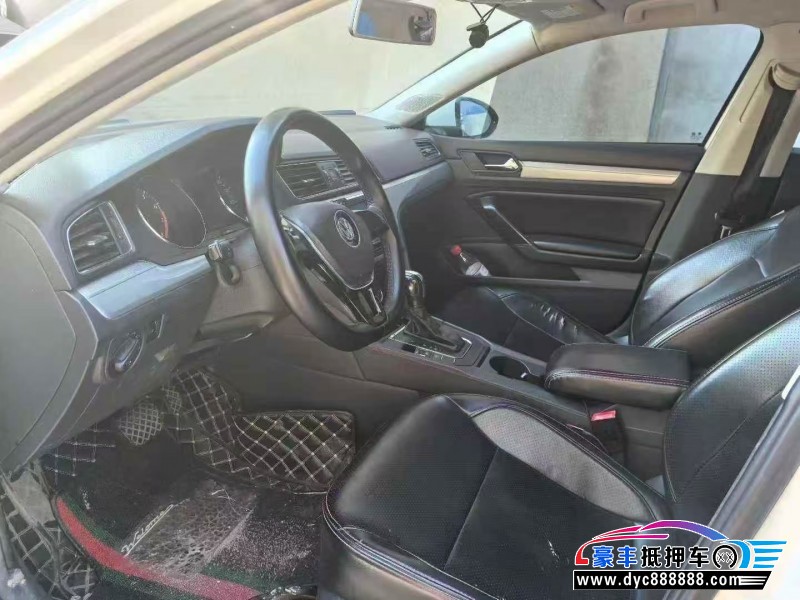 16年大众凌渡轿车抵押车出售