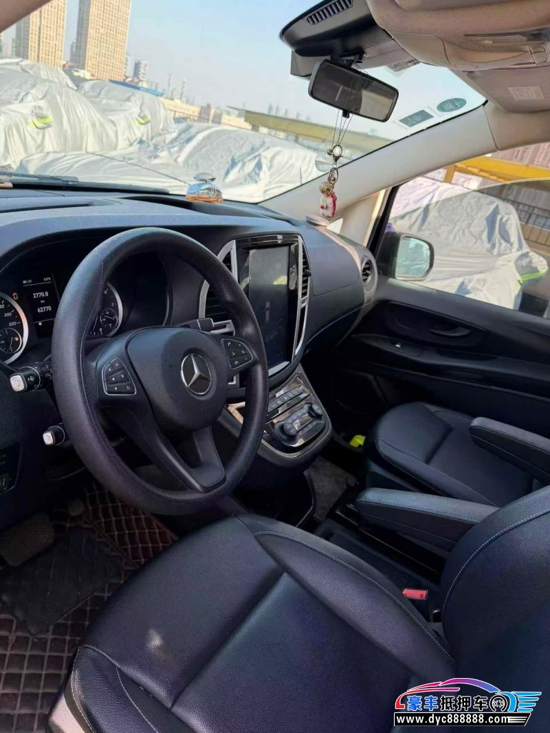 20年奔驰威霆轿车抵押车出售