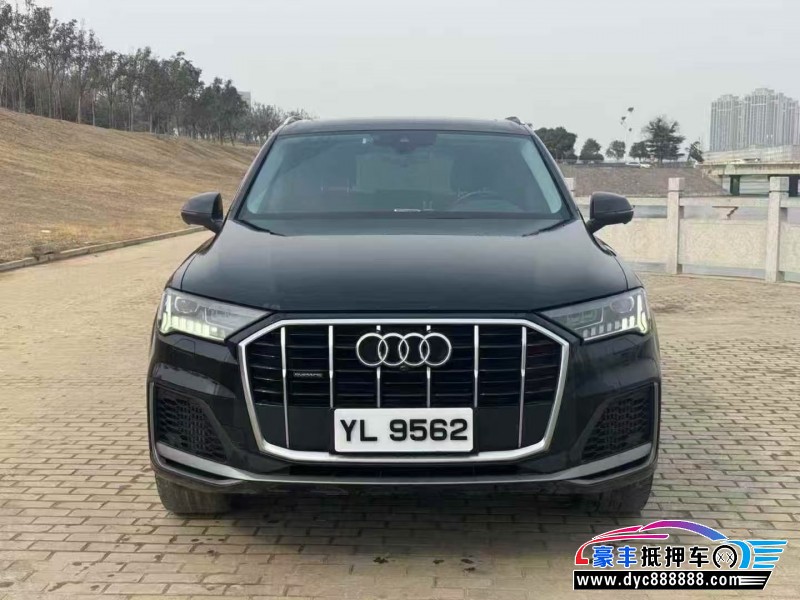 抵押车出售21年奥迪Q7轿车