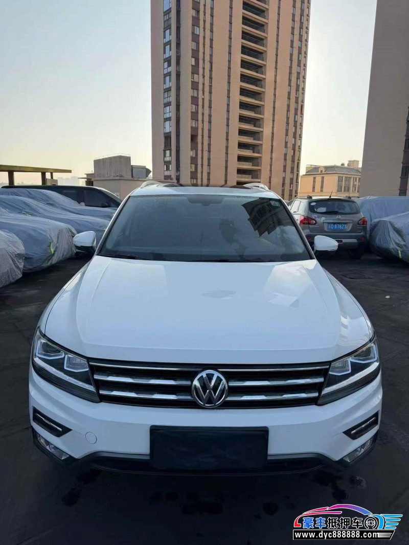 抵押车出售19年大众途观L轿车