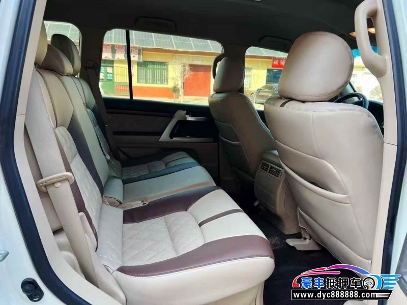 15年丰田兰德酷路泽（陆巡）轿车抵押车出售