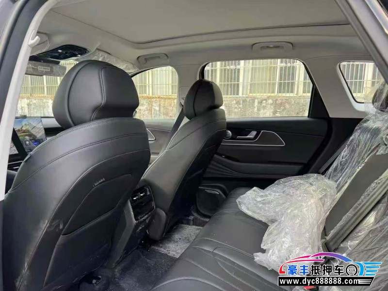 26年奇瑞风云轿车抵押车出售