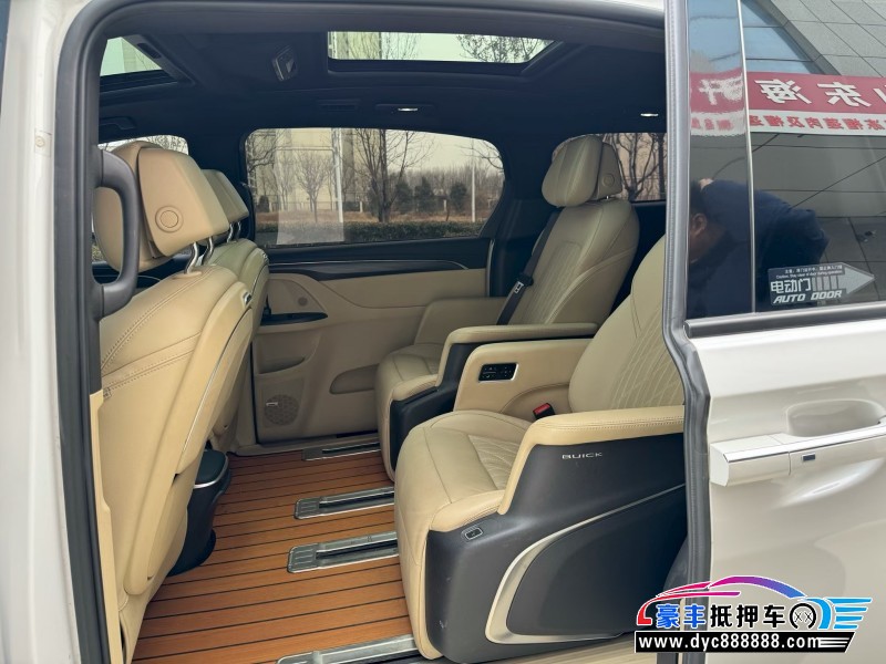 22年别克GL8轿车抵押车出售