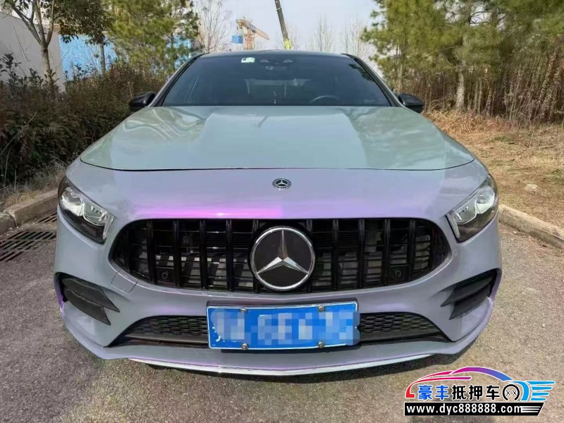 19年奔驰A轿车抵押车出售