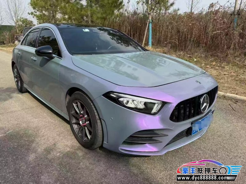 19年奔驰A轿车抵押车出售