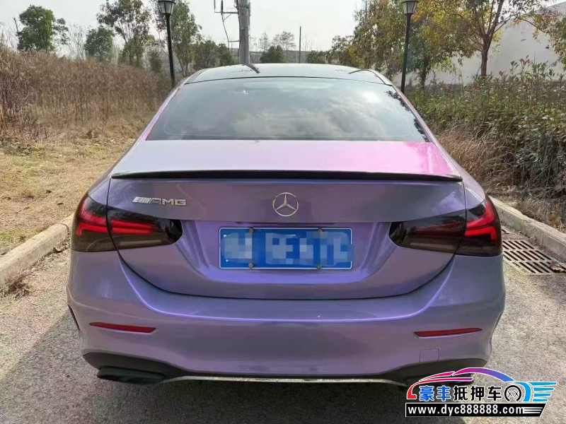 19年奔驰A轿车抵押车出售