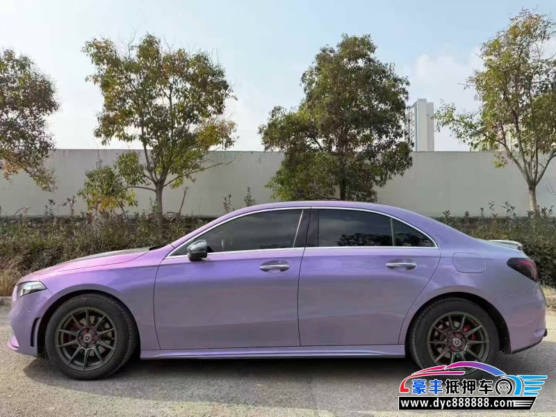 19年奔驰A轿车抵押车出售