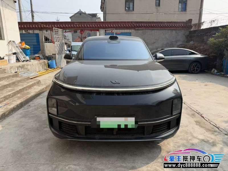 抵押车出售23年理想L9轿车