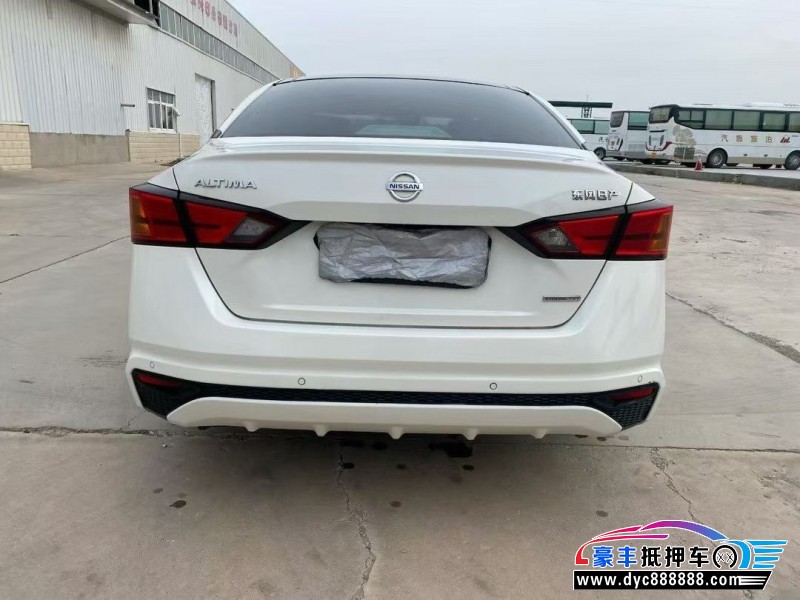 22年日产天籁轿车抵押车出售