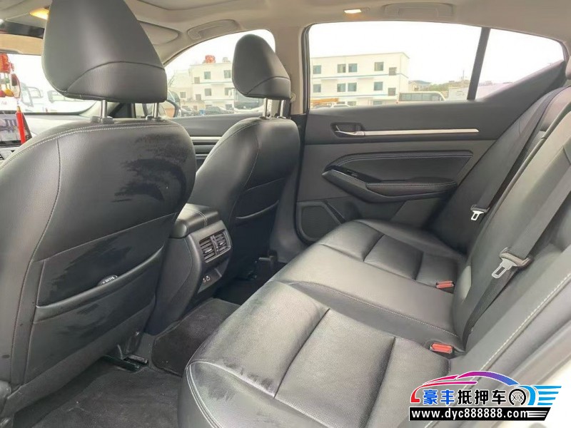 22年日产天籁轿车抵押车出售