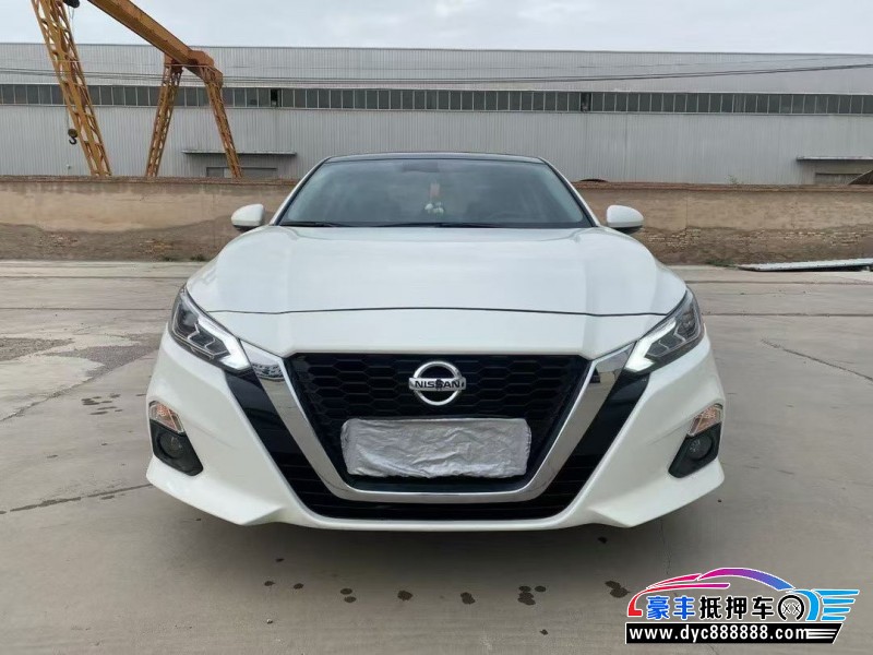 抵押车出售22年日产天籁轿车