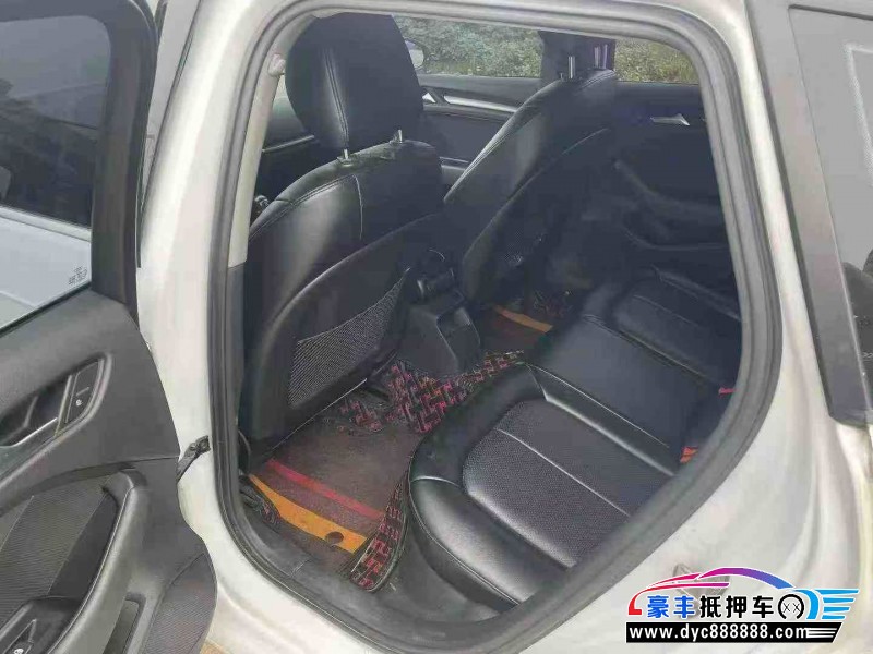 19年奥迪A3轿车抵押车出售