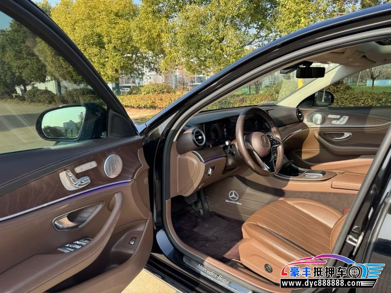 21年奔驰E轿车抵押车出售