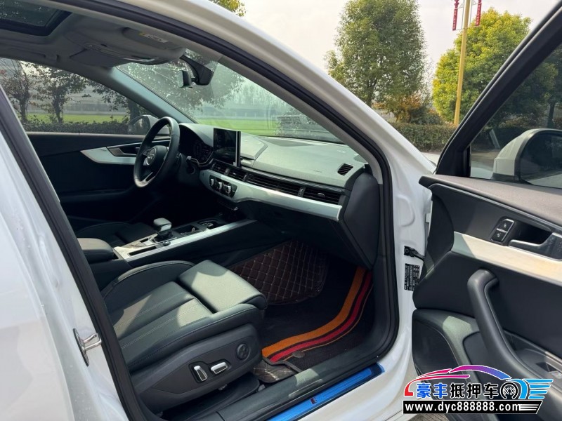 25年奥迪A4L轿车抵押车出售