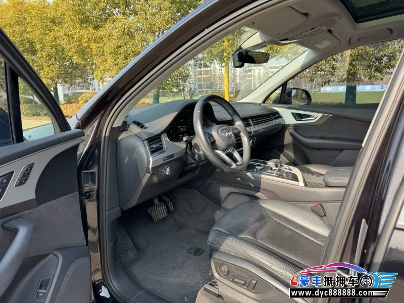 18年奥迪Q7轿车抵押车出售