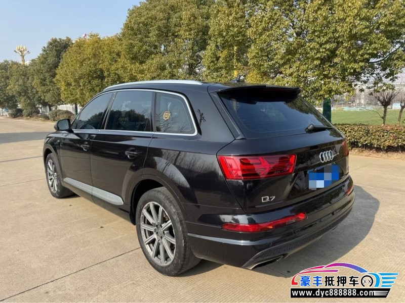 18年奥迪Q7轿车抵押车出售