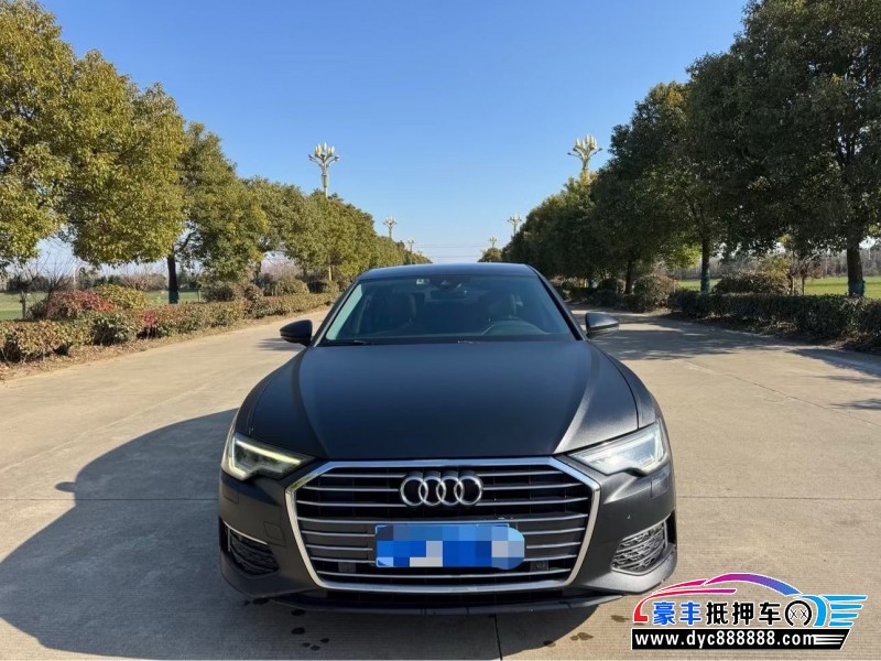抵押车出售19年奥迪A6L轿车