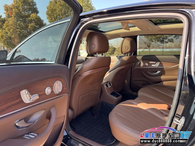 23年奔驰E轿车抵押车出售