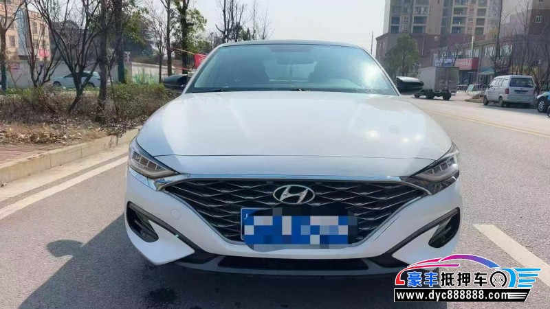 抵押车出售19年现代菲斯塔轿车