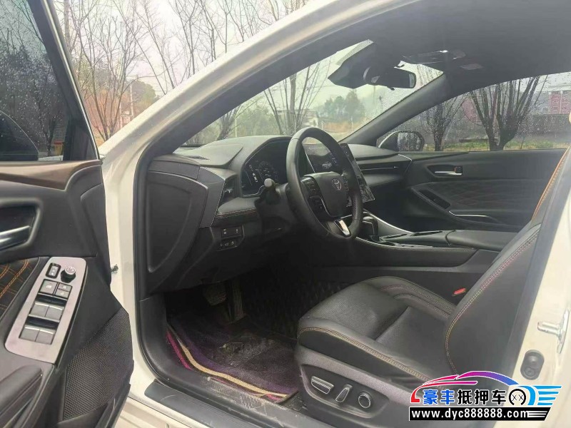 25年丰田亚洲龙轿车抵押车出售