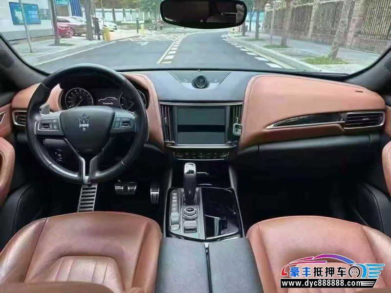 22年玛莎拉蒂莱万特轿车抵押车出售