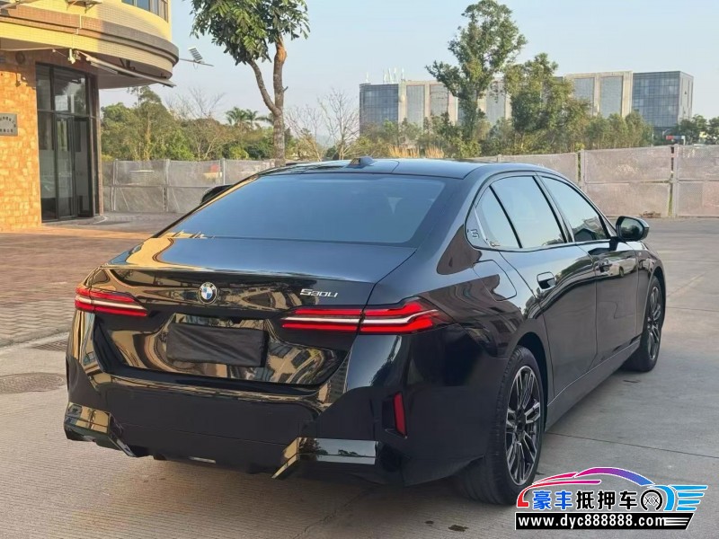 25年宝马5系轿车抵押车出售