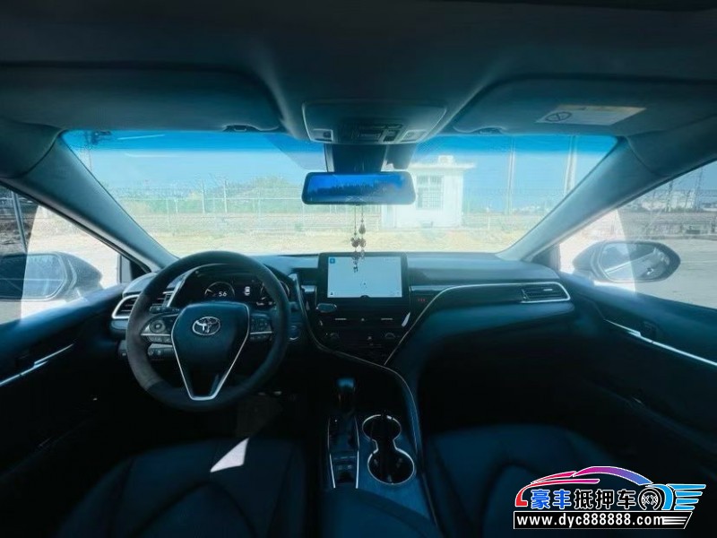 22年丰田凯美瑞轿车抵押车出售