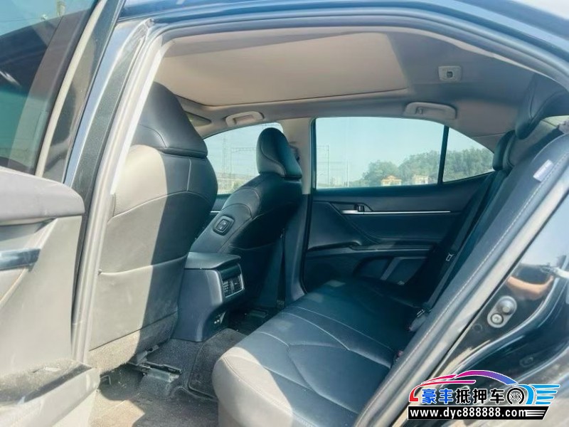 22年丰田凯美瑞轿车抵押车出售