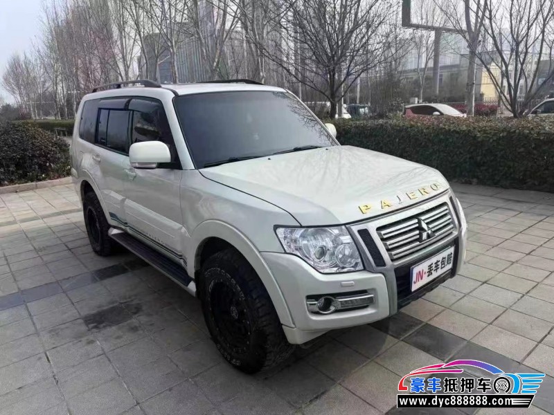 19年三菱帕杰罗轿车抵押车出售