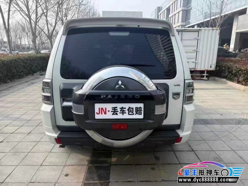19年三菱帕杰罗轿车抵押车出售