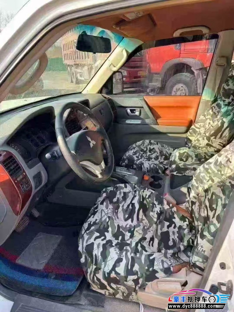 12年三菱帕杰罗轿车抵押车出售