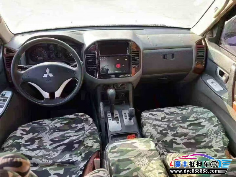 12年三菱帕杰罗轿车抵押车出售