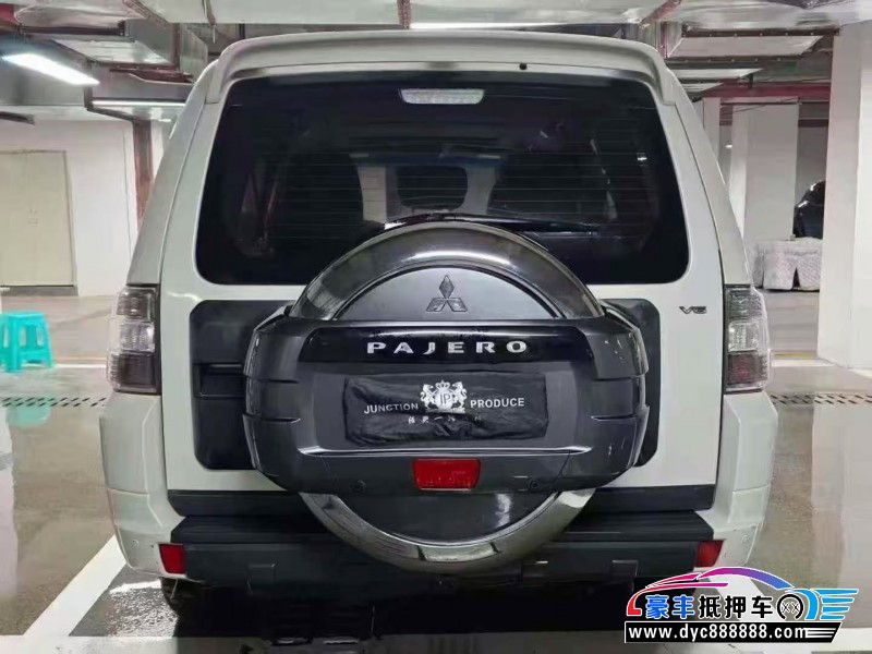 18年三菱帕杰罗轿车抵押车出售
