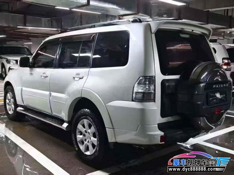 18年三菱帕杰罗轿车抵押车出售