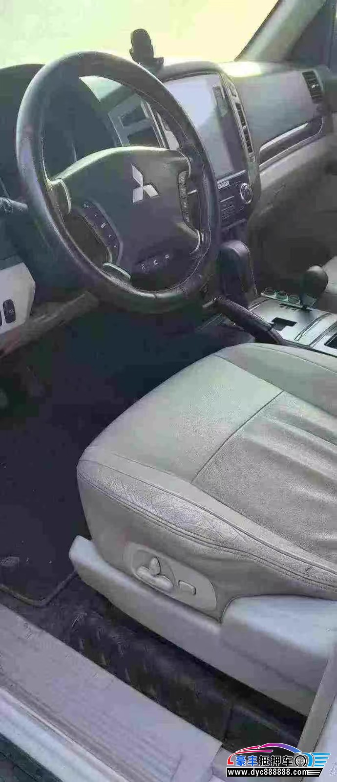 18年三菱帕杰罗轿车抵押车出售