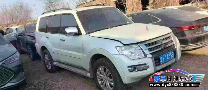 18年三菱帕杰罗轿车抵押车出售