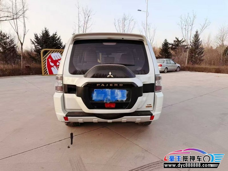20年三菱帕杰罗轿车抵押车出售