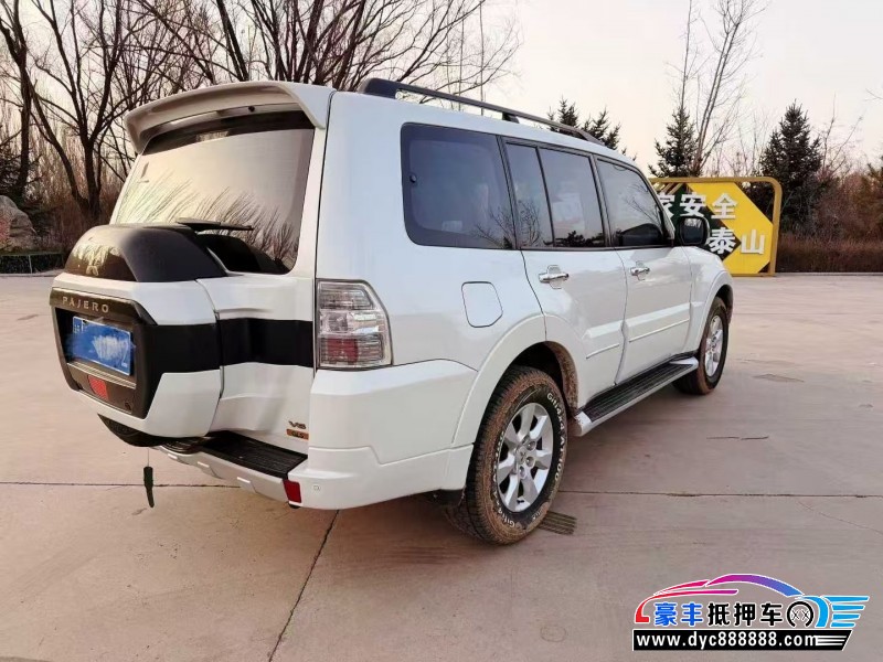 20年三菱帕杰罗轿车抵押车出售