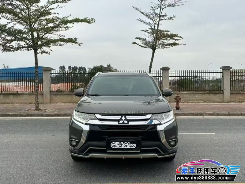 抵押车出售17年三菱欧蓝德轿车