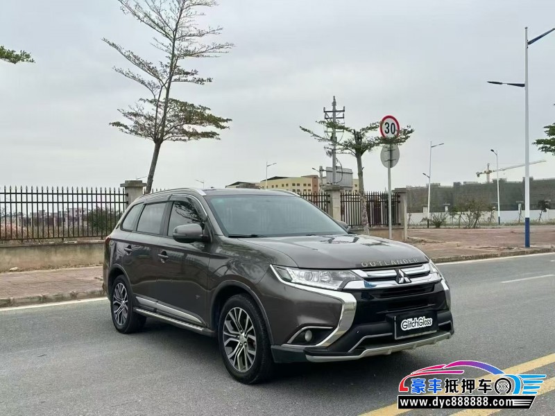 17年三菱欧蓝德轿车抵押车出售