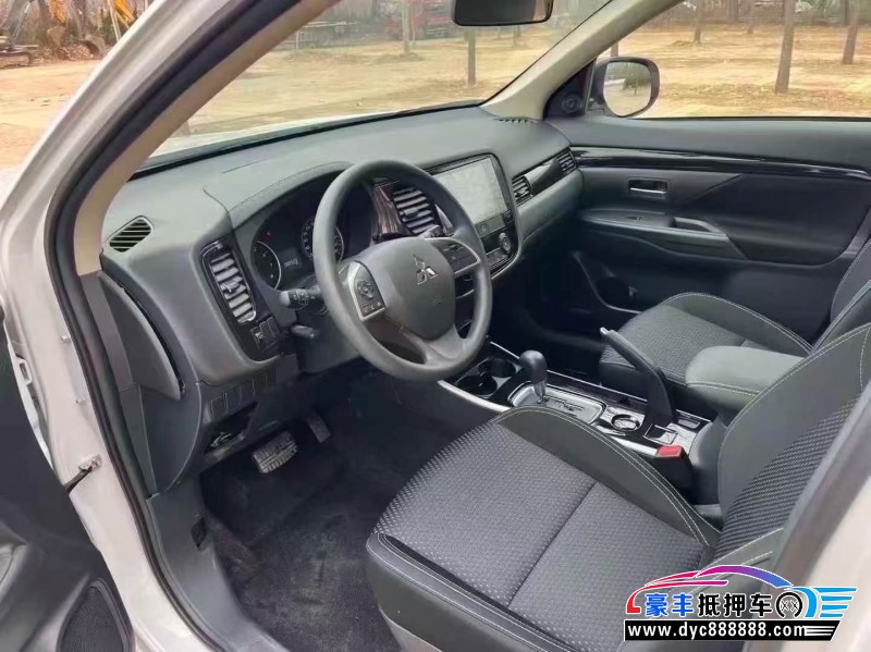 23年三菱欧蓝德轿车抵押车出售