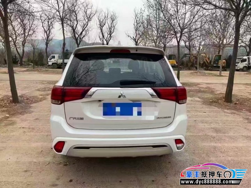 23年三菱欧蓝德轿车抵押车出售