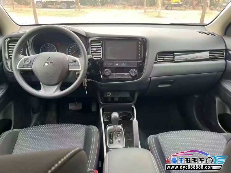 23年三菱欧蓝德轿车抵押车出售