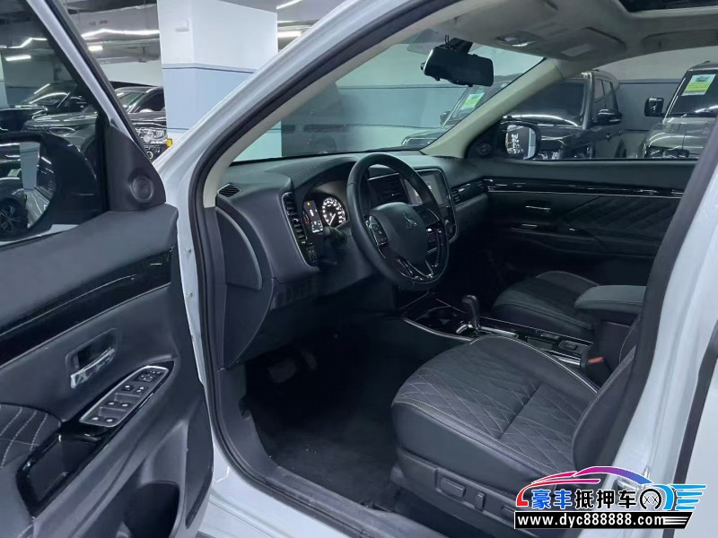 23年三菱欧蓝德轿车抵押车出售