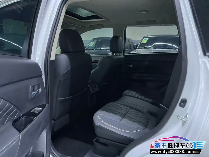 23年三菱欧蓝德轿车抵押车出售