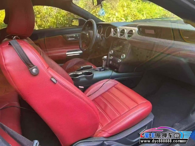 17年福特野马轿车抵押车出售