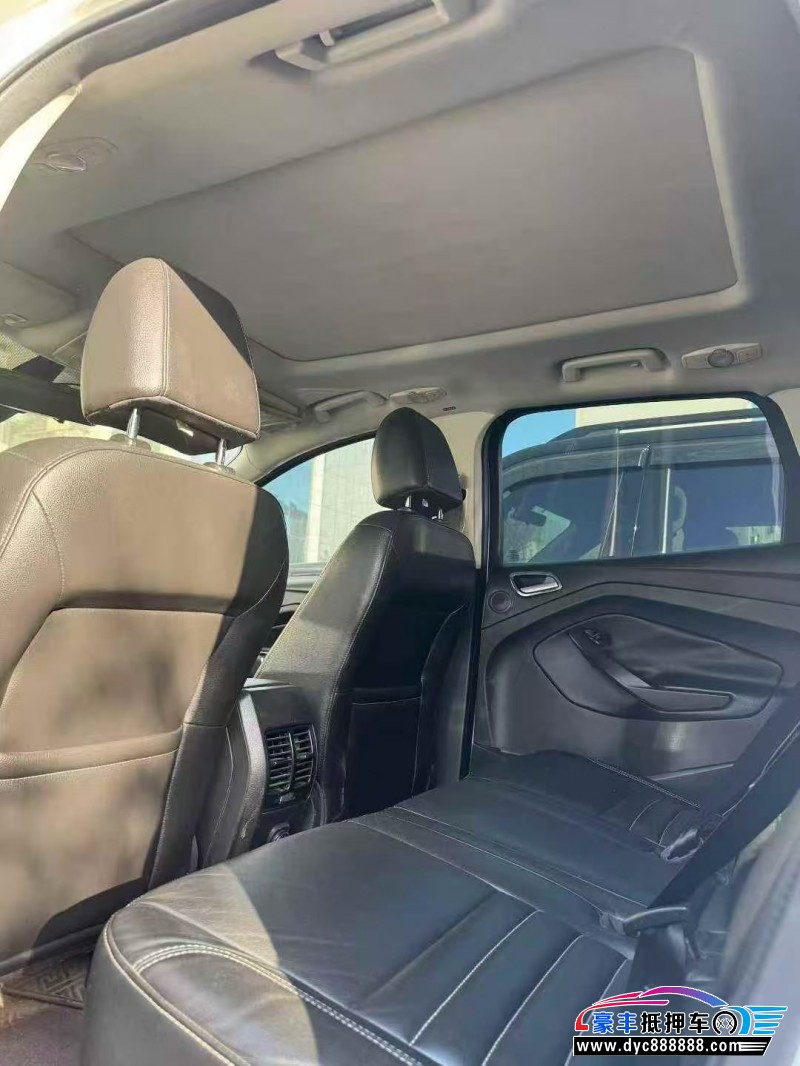 15年福特翼虎轿车抵押车出售